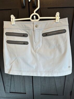 Super stylish Athleta skirt.